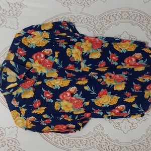🟢 Cute floral top size M (Inv088)